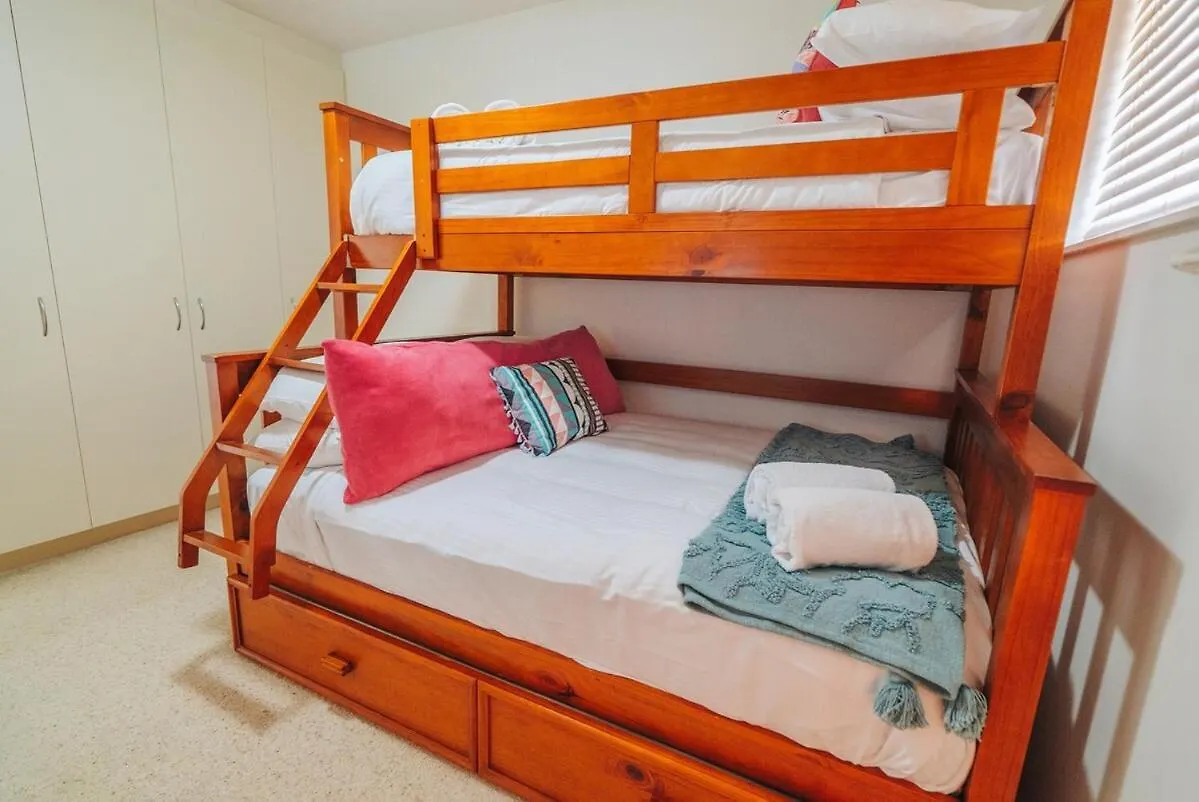 Waterfront Apt Maroochy River ماروتشيدور بيت للعطل