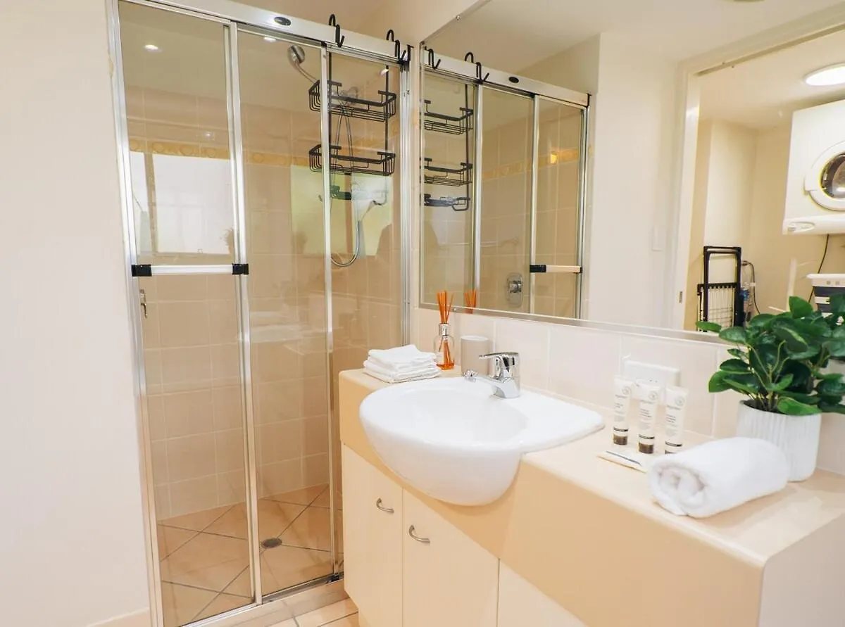 Waterfront Apt Maroochy River ماروتشيدور 0*,